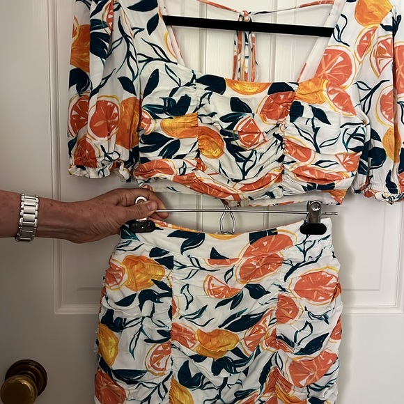 Seven Wonders Two Piece Set - Picture 3 of 4